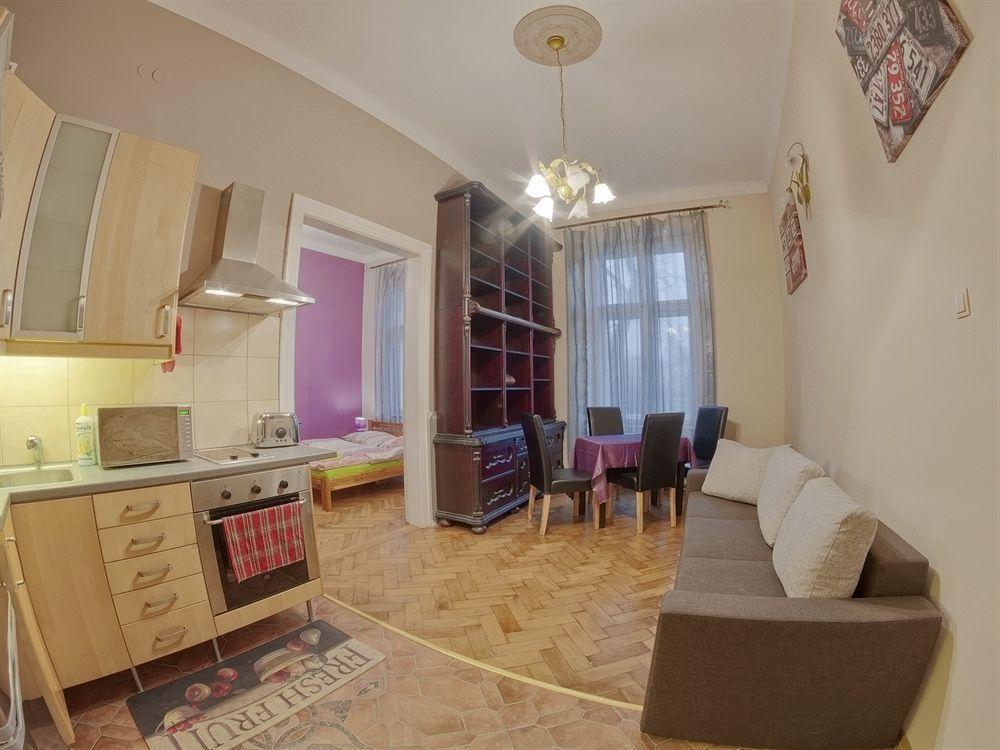 Hostel 70S Краків Екстер'єр фото