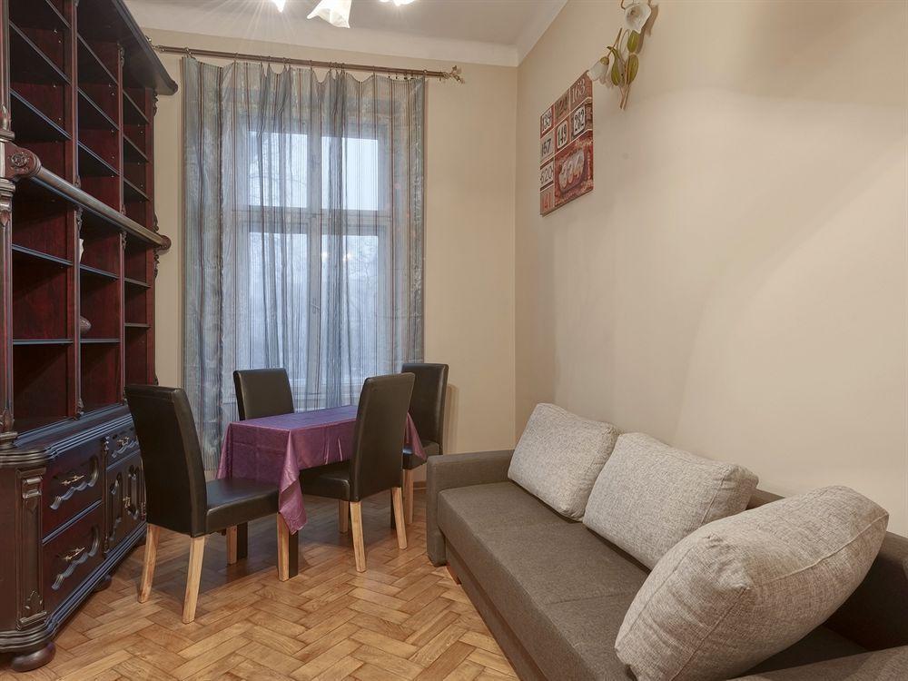Hostel 70S Краків Екстер'єр фото