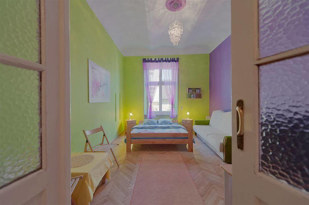 Hostel 70S Краків Екстер'єр фото