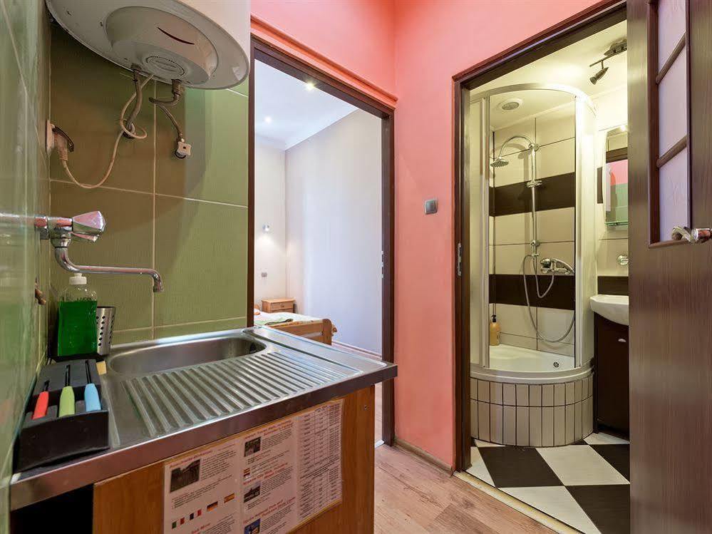 Hostel 70S Краків Екстер'єр фото