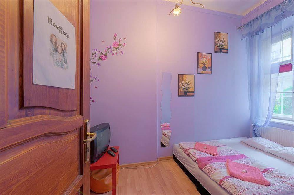 Hostel 70S Краків Екстер'єр фото